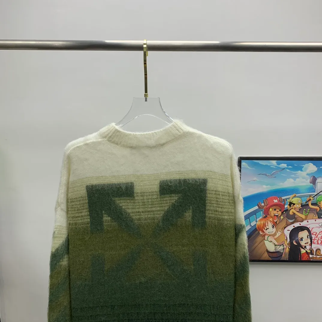 New top tested version OFFWHITE (OW) gradient mohair striped arrow sweater hoodie gradient rendering arrow couple sweater Mohair (English Mohair; Turkish: MUKHYAR) refers to the coat of Angora goats, also known as Angora goat hair. The name comes from Turkish, meaning "the best hair". It has good elasticity, pressure resistance and special luster. It is an excellent raw material for making plush fabrics and one of the most advanced animal textile fiber raw materials in the world market. Mohair has a shape similar to long wool. The fiber surface is smooth, strong luster, high strength, good elasticity, less curl, and easy to wash. Mohair can be used in jacquard blankets, long-haired coats and high-gloss wool fabrics. Mohair sweaters from ow are released every year🛒 The same style and ever-changing colors. There is really no girl who doesn’t love it. It is super suitable for wearing under a down jacket in winter without being bulky! If the lower body is missing, their favorite os version🙋🏻‍♀️ intuitively adds natural softness and fairy beauty effect, which is the best choice! The upper body is lightweight and does not weigh down the body while keeping warm. The sleeves and the gradient arrow parts on the back are repeatedly patterned until the gradient level is satisfied before large-scale products are released. The craftsmanship is extremely demanding. Each sweater is woolen at least ten times to give it a plush, thick feel and good fluffiness! ✅ Fabric composition: 50% mohair 32 spandex 18% wool, three-level anti-pilling Color: black and white gradient Sizes Mohair is lighter and softer, so be careful not to machine wash it, not machine washable! ! emphasize! !  ⚠️Hand wash with warm water and cold water P:440